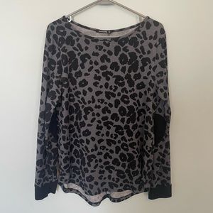 Leopard print lightweight sweatshirt